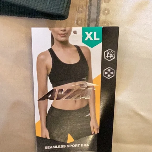 Sold elsewhere Seamless sport bra green color brand new size XL (16-18) - Picture 5 of 9